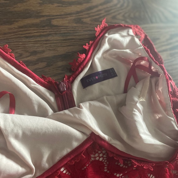 NWT red lace dress - Picture 6 of 9